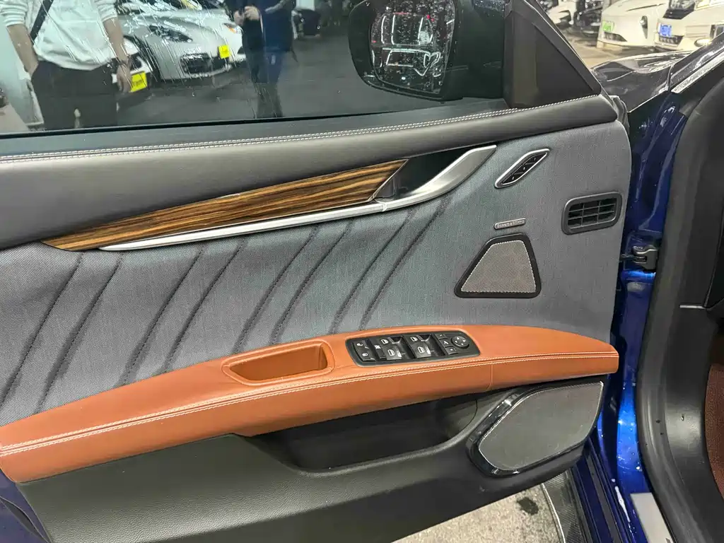 Maserati Ghibli 2020 — фото 10