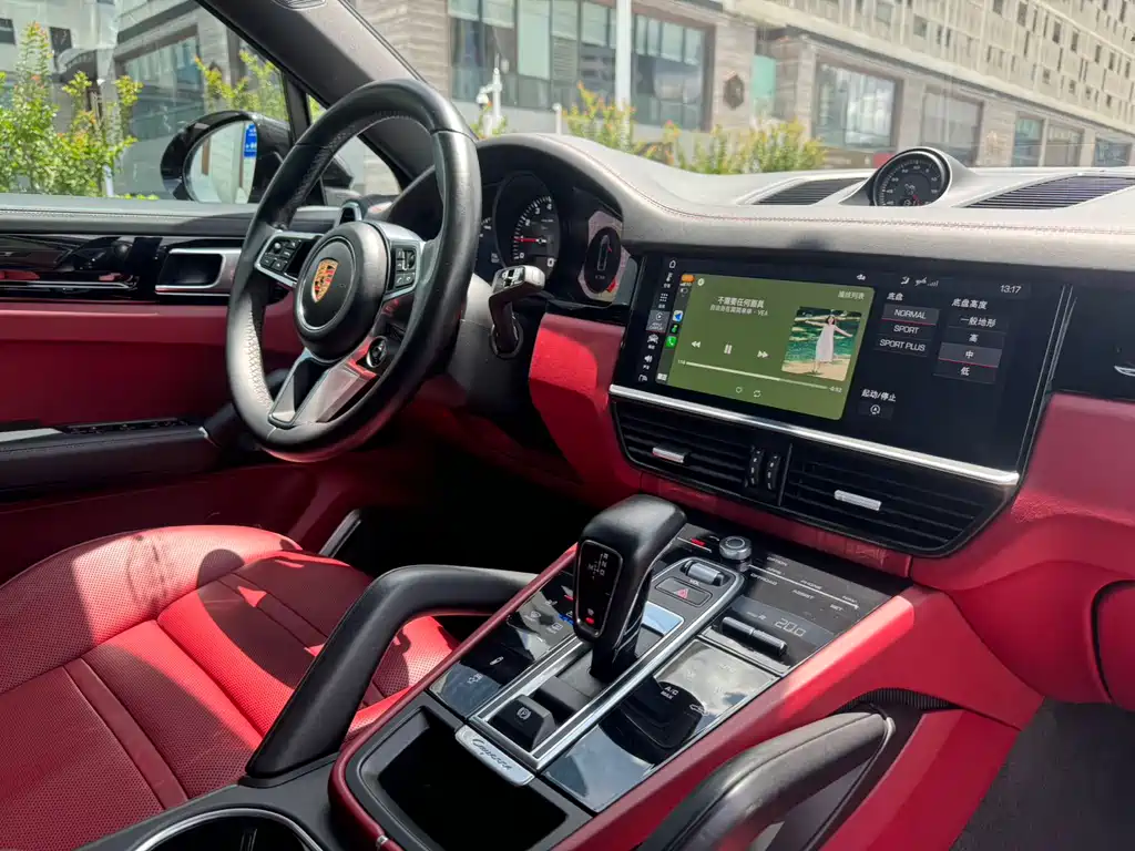 Porsche Cayenne 2019 — фото 16