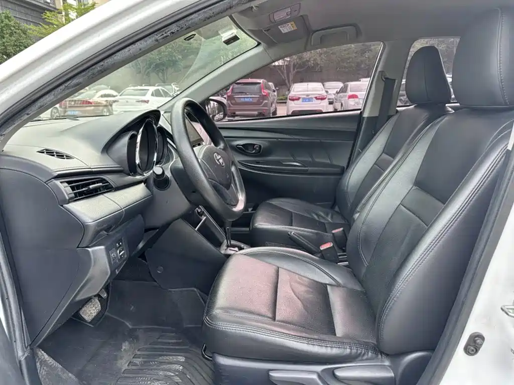 Toyota Yaris L 2018 — фото 15