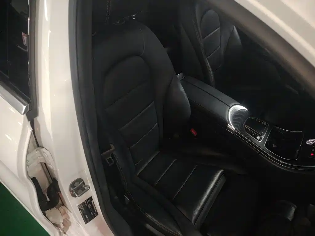 Mercedes-Benz C-Class 2019 — фото 19