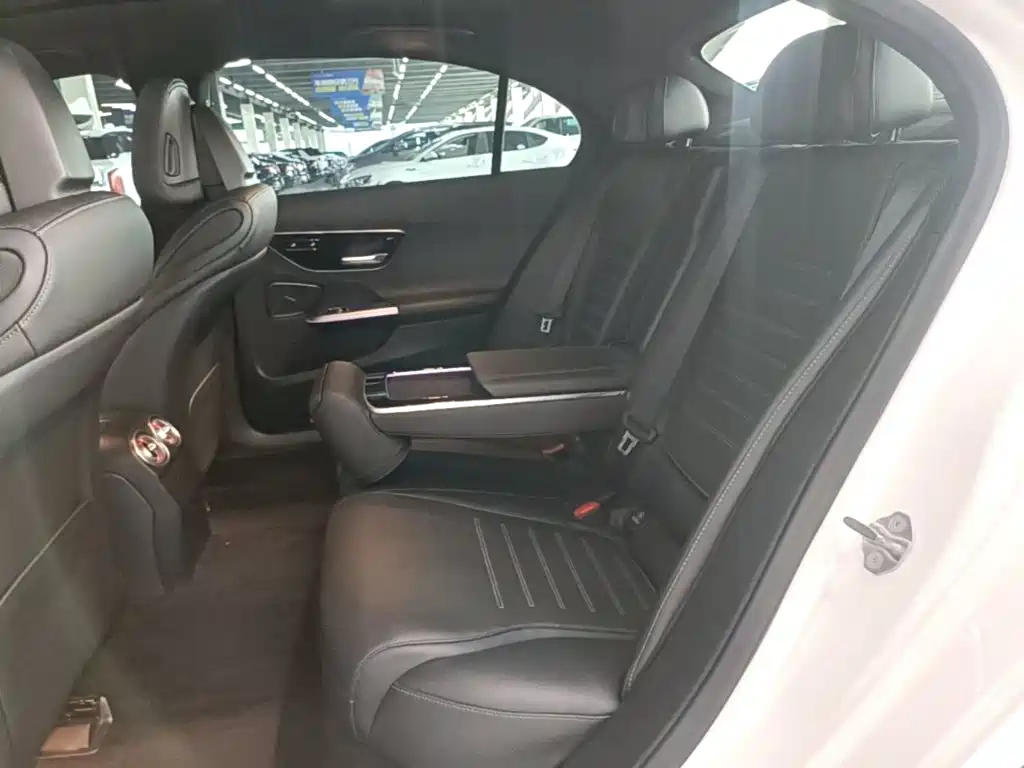 Mercedes-Benz C-Class 2022 — фото 17