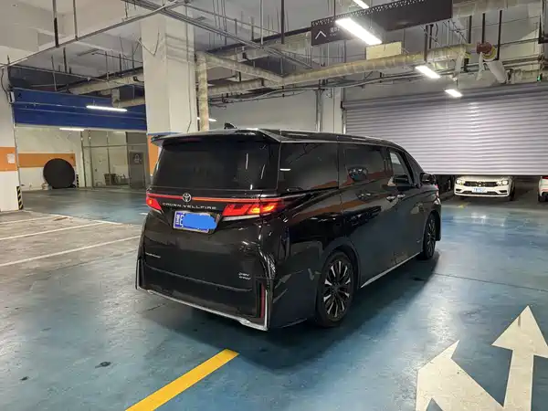 Toyota Vellfire 2024