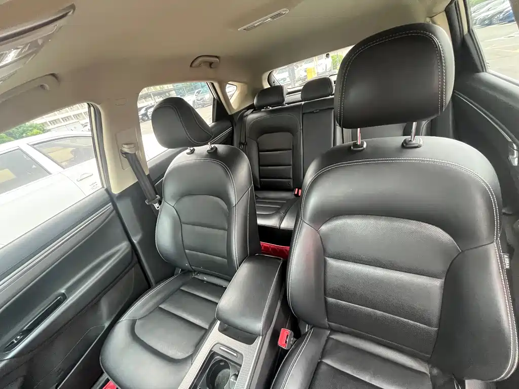 Geely Emgrand GS 2017 — фото 16