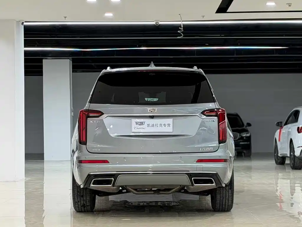 Cadillac XT6 2023 — фото 8