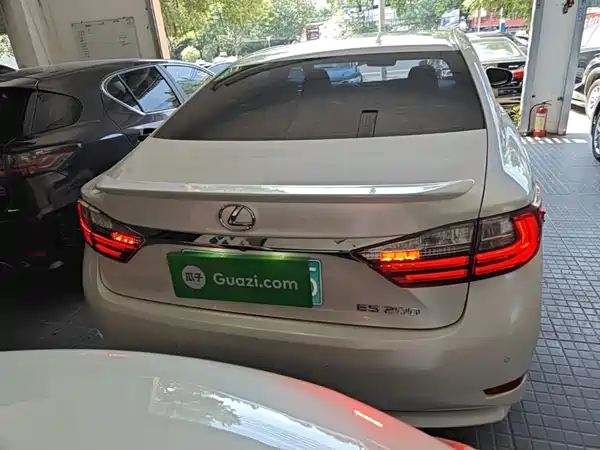 Lexus ES 2016