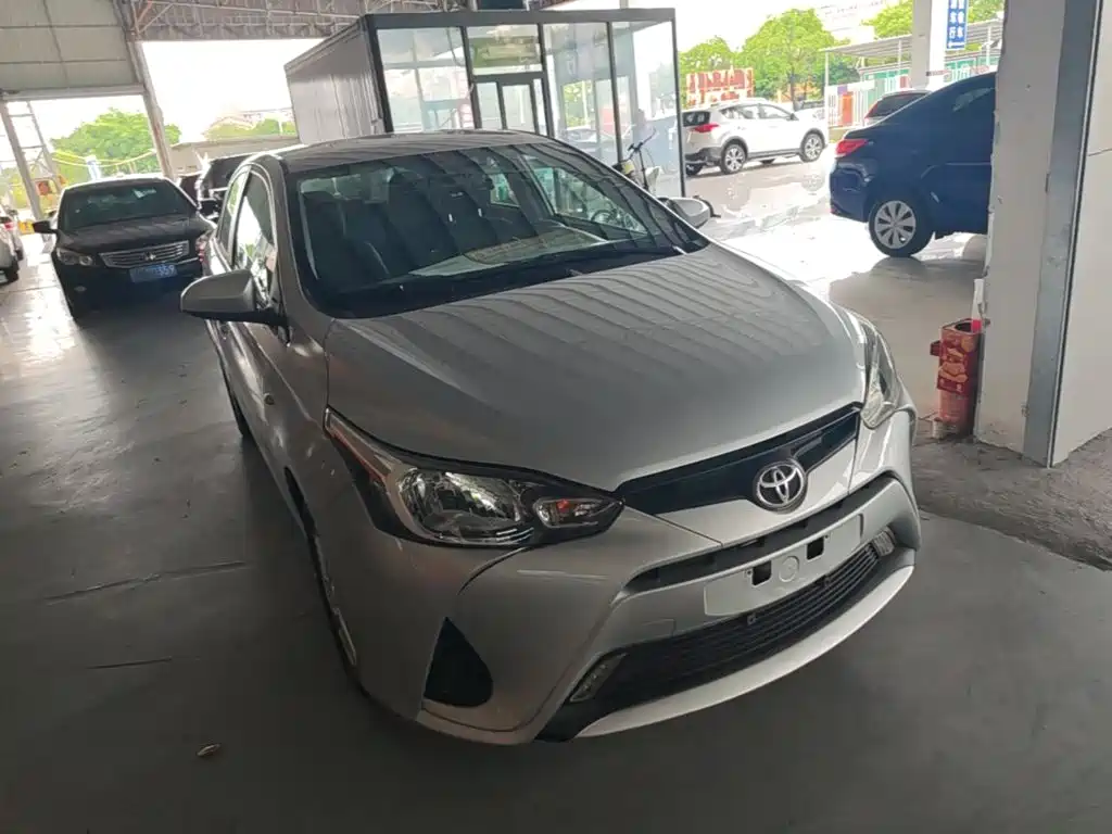 Toyota Yaris L 2017 — фото 4