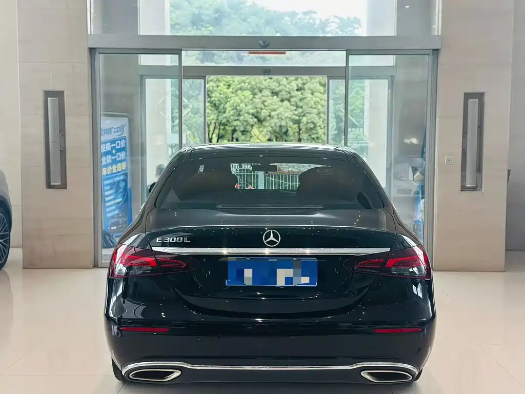 Mercedes-Benz E-Class 2023 — фото 8