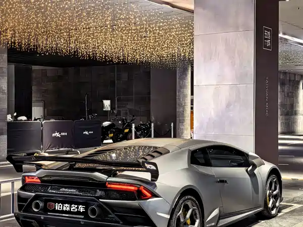 Lamborghini Huracan 2023