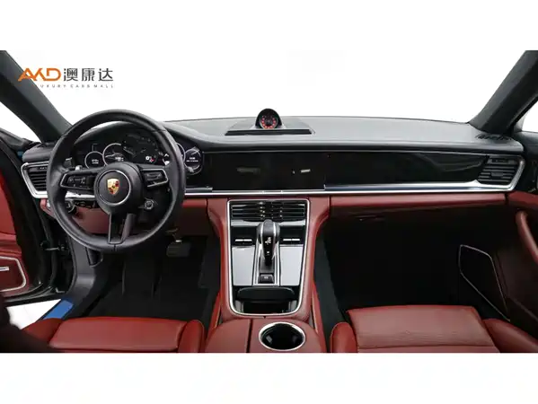 Porsche Panamera 2021