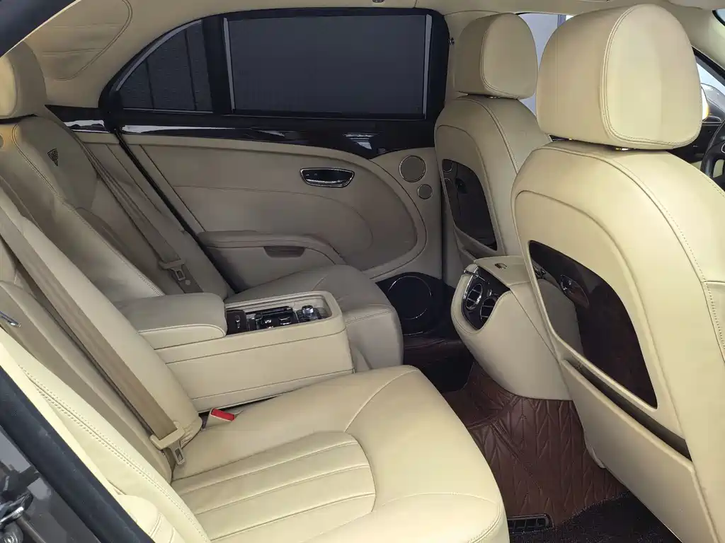 Bentley Mulsanne 2015 — фото 18