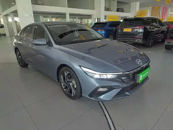 Hyundai Elantra 2024