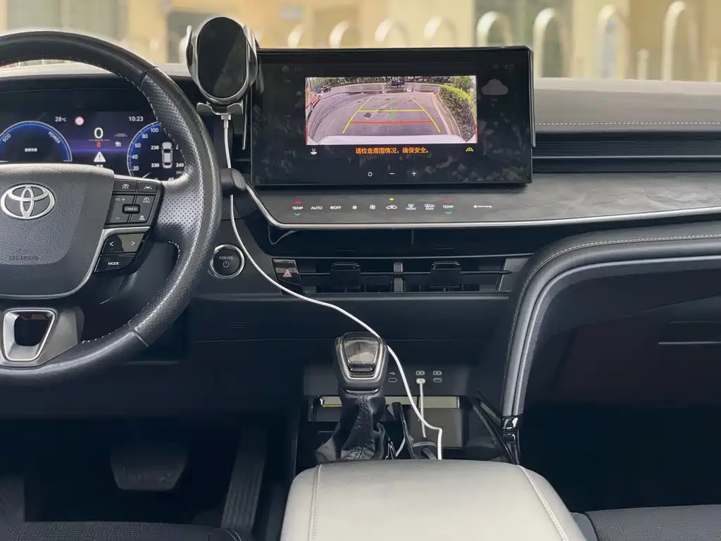 Toyota Camry 2024 — фото 18