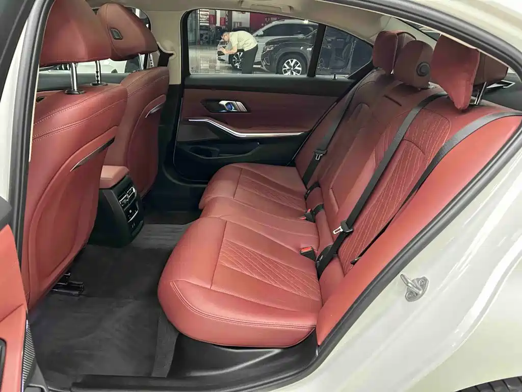BMW 3 Series 2023 — фото 15