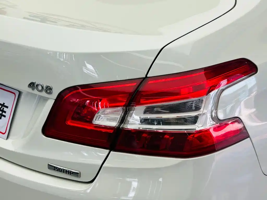 Peugeot 408 2017 — фото 12