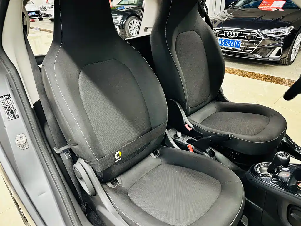 smart fortwo 2019 — фото 17