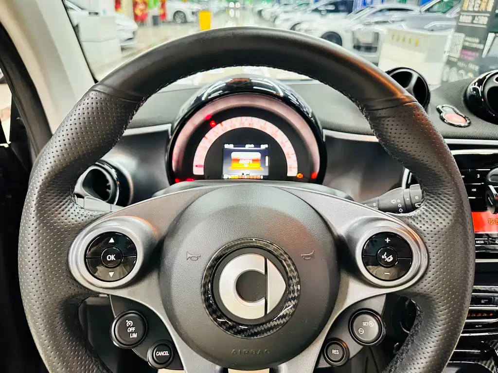 smart fortwo 2019 — фото 40
