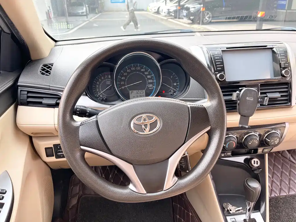 Toyota Vios 2014 — фото 10