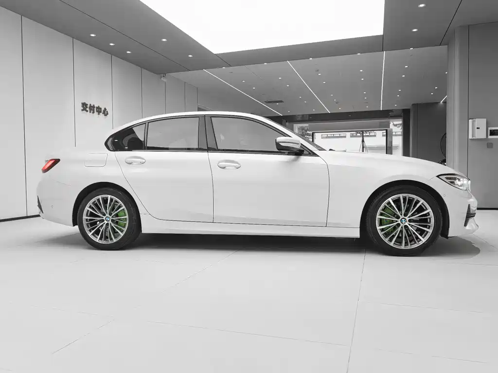 BMW 3 Series 2020 — фото 17