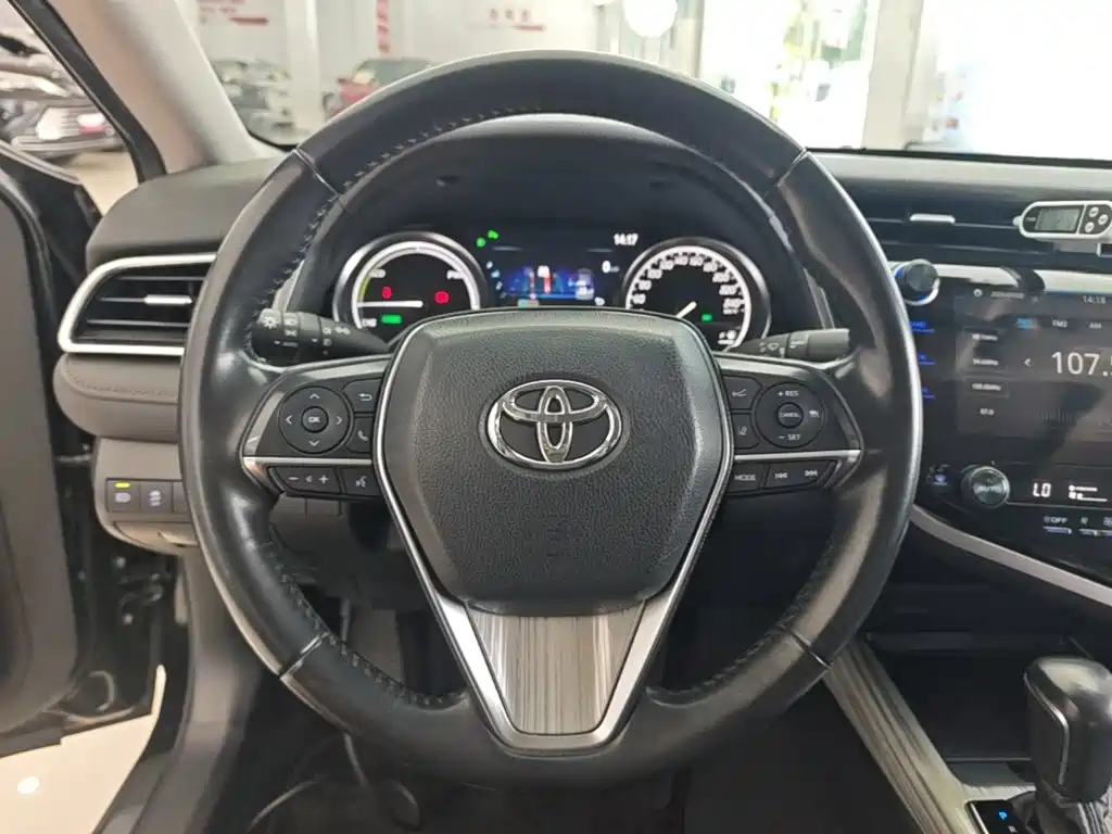Toyota Camry 2020 — фото 11