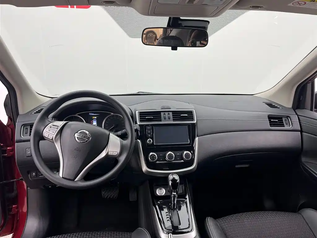 Nissan Tiida 2018 — фото 8