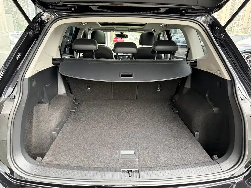 Volkswagen Tiguan L 2019 — фото 9