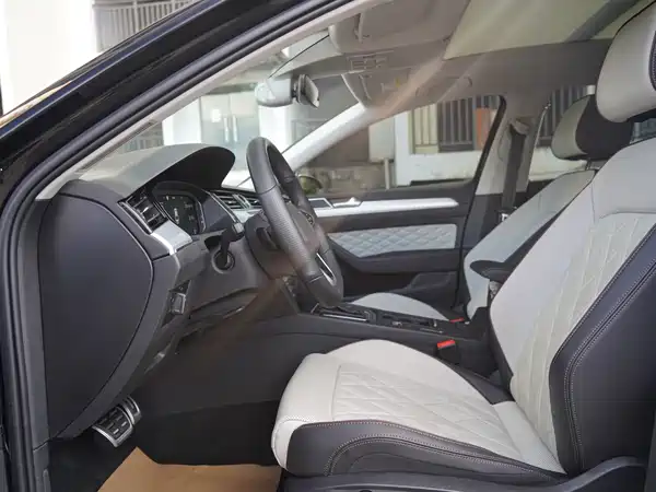 Volkswagen Magotan 2025