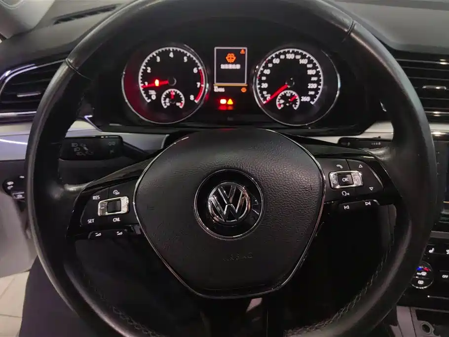 Volkswagen Lamando 2017 — фото 15