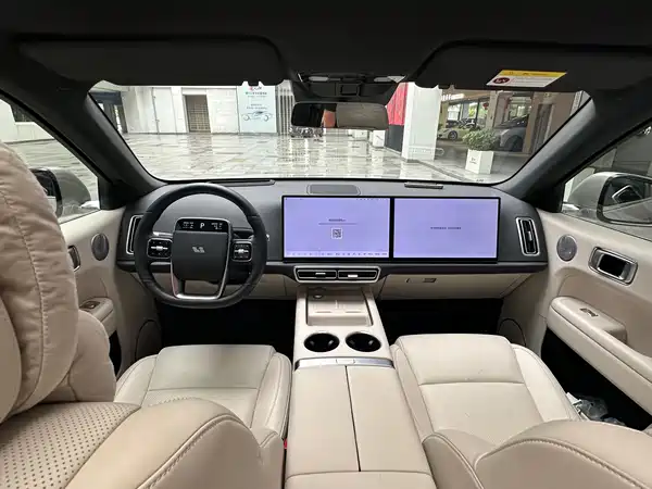 Li Auto L6 2025