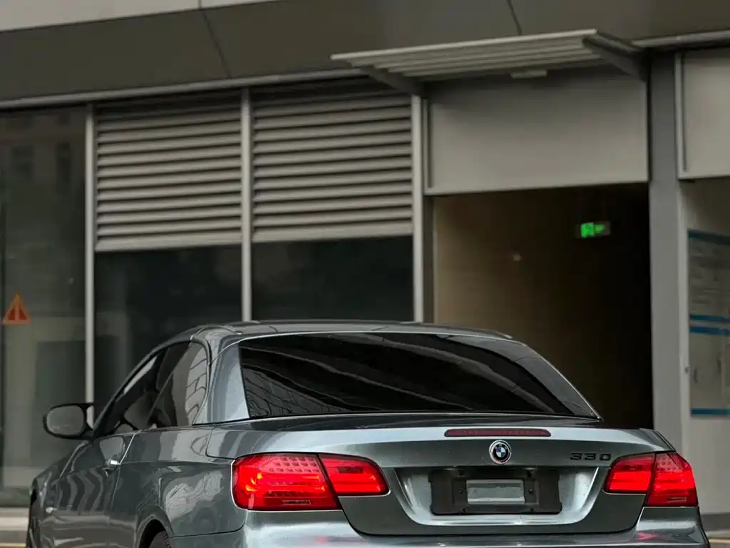 BMW 3 Series 2010 — фото 17