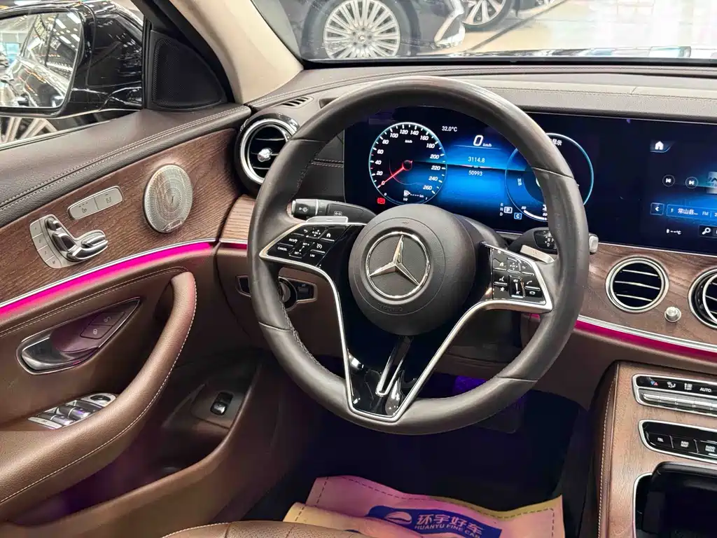 Mercedes-Benz E-Class 2022 — фото 20