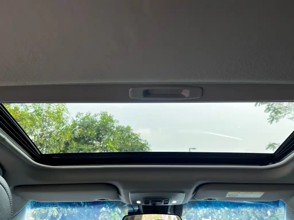 Toyota Camry 2023 — фото 16