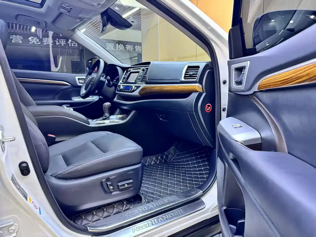 Toyota Highlander 2018 — фото 14