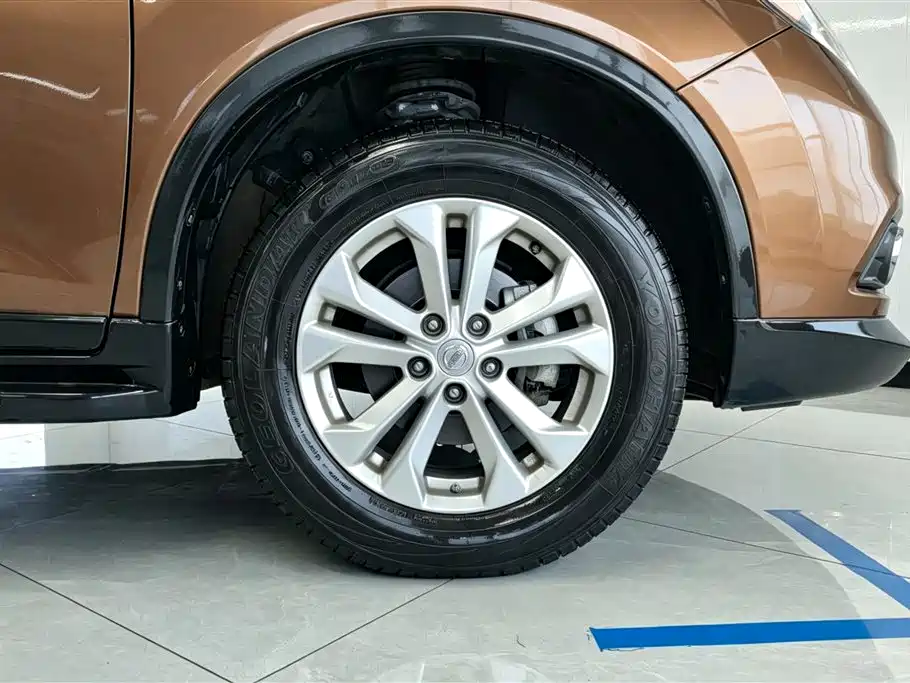 Nissan X-Trail 2015