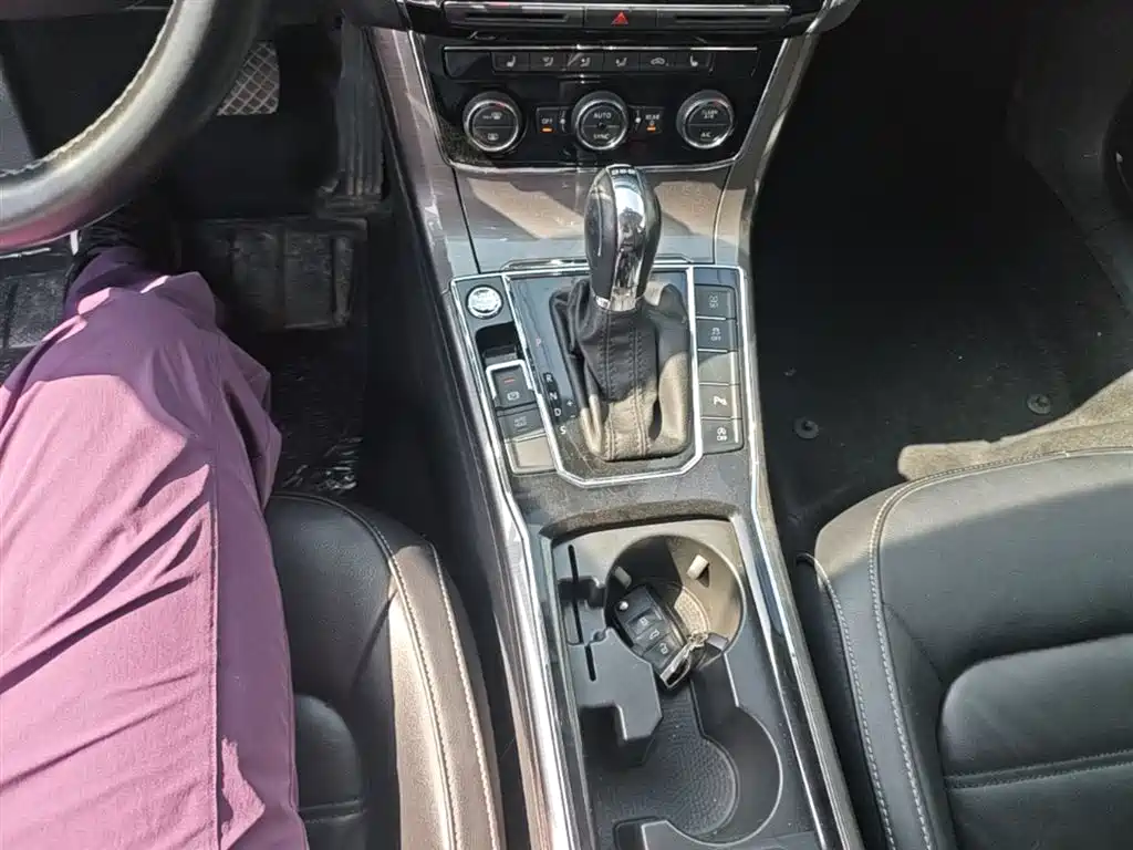 Volkswagen Passat 2018 — фото 14