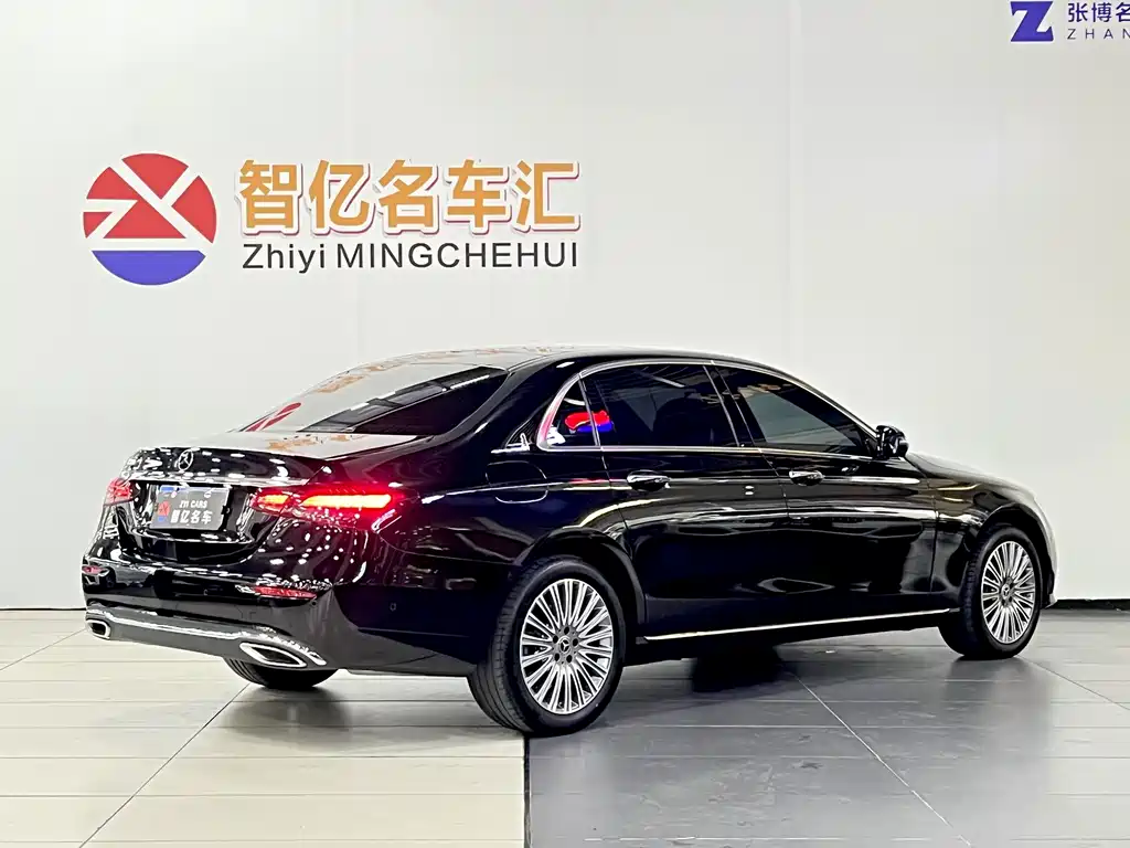 Mercedes-Benz E-Class 2023 — фото 12