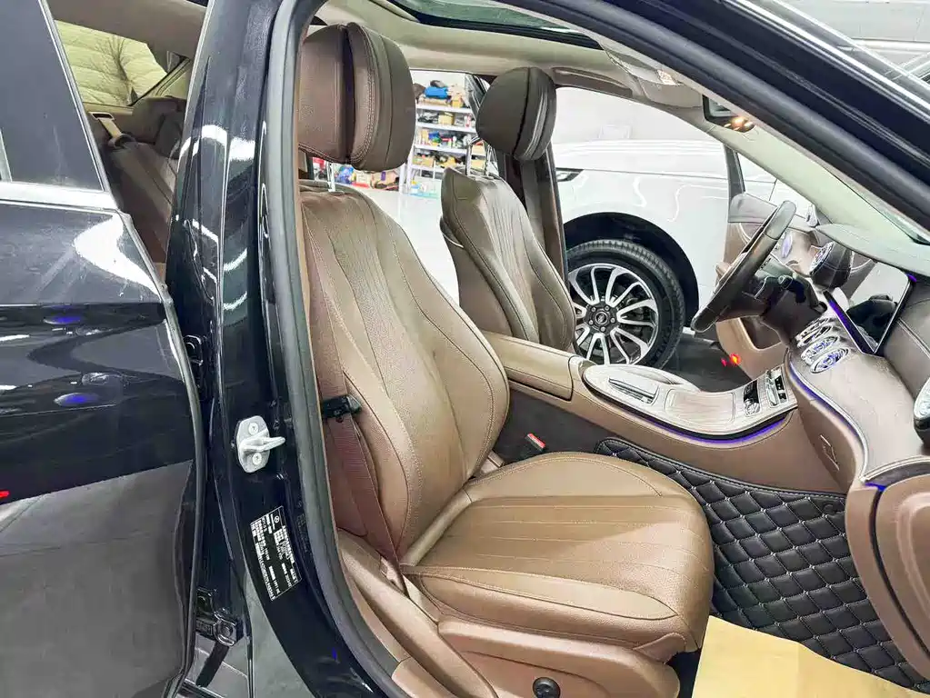 Mercedes-Benz E-Class 2023 — фото 16