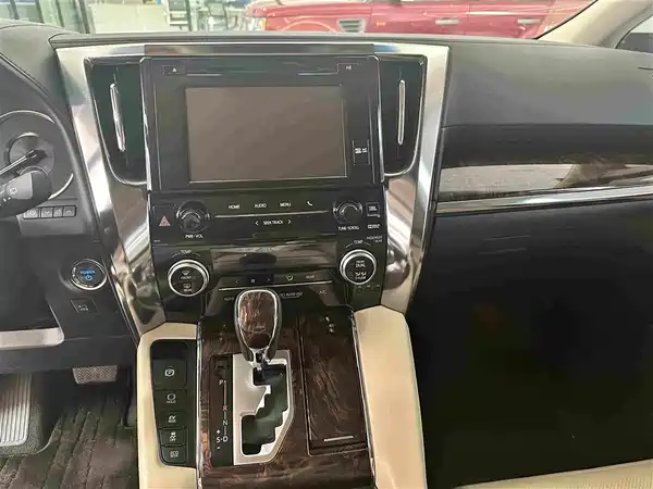 Toyota Alphard 2020