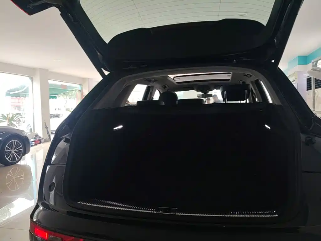Audi Q5L 2019 — фото 19