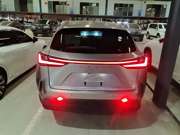 Lexus NX 2023