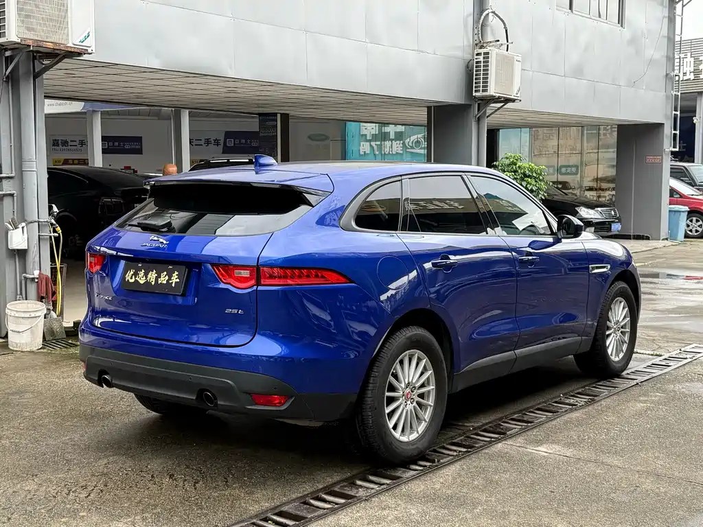 Jaguar F-PACE 2018 — фото 9