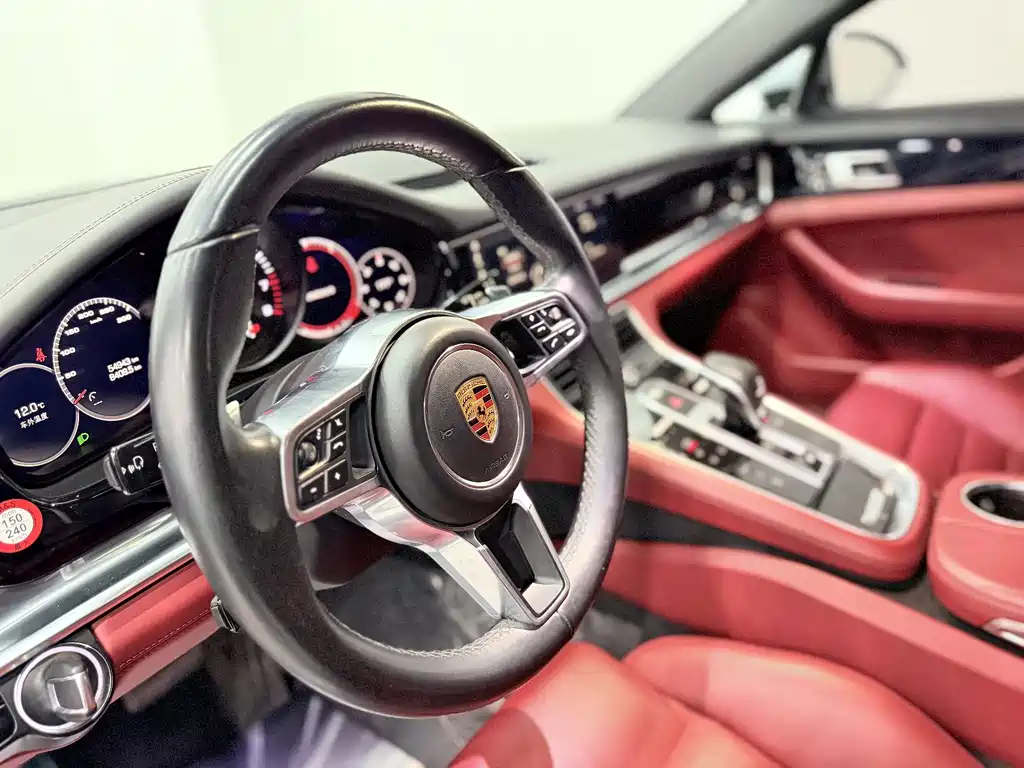 Porsche Panamera 2018 — фото 6