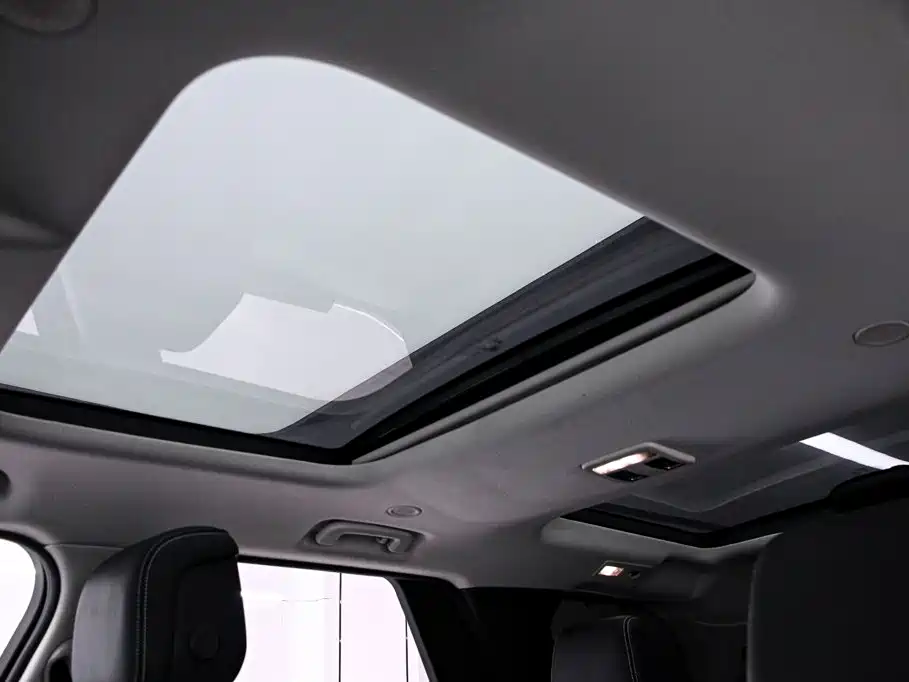 Land Rover Discovery 2023 — фото 12