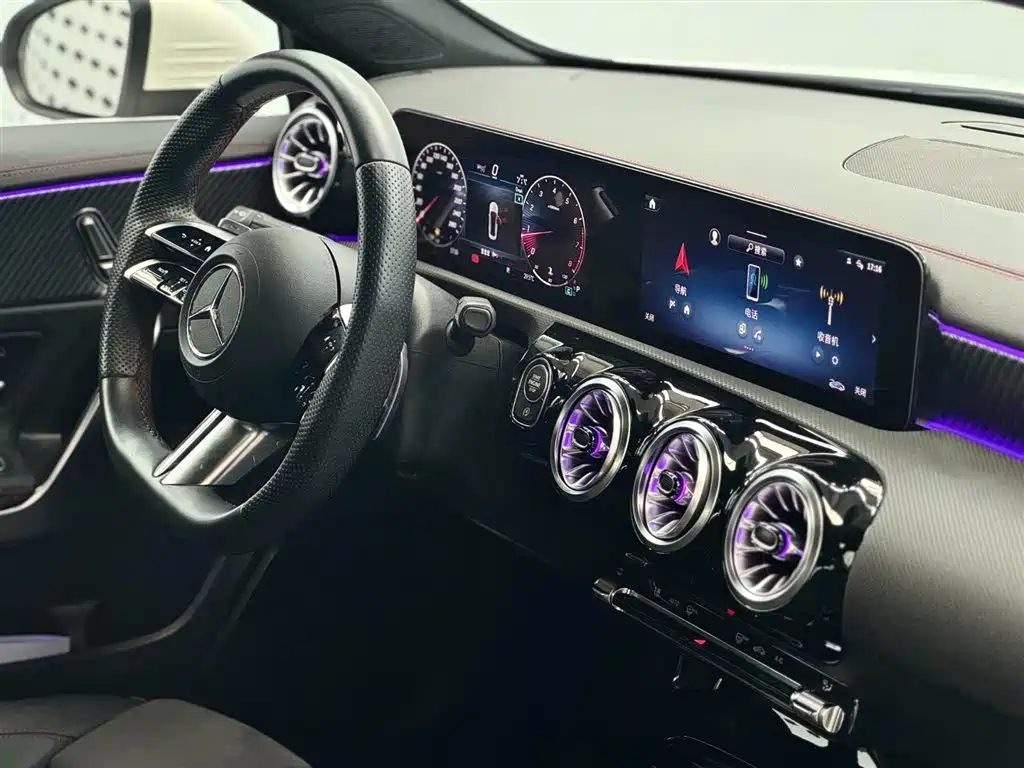 Mercedes-Benz A-Class 2023 — фото 9