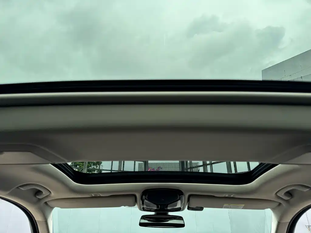 BMW 5 Series New Energy 2020 — фото 19