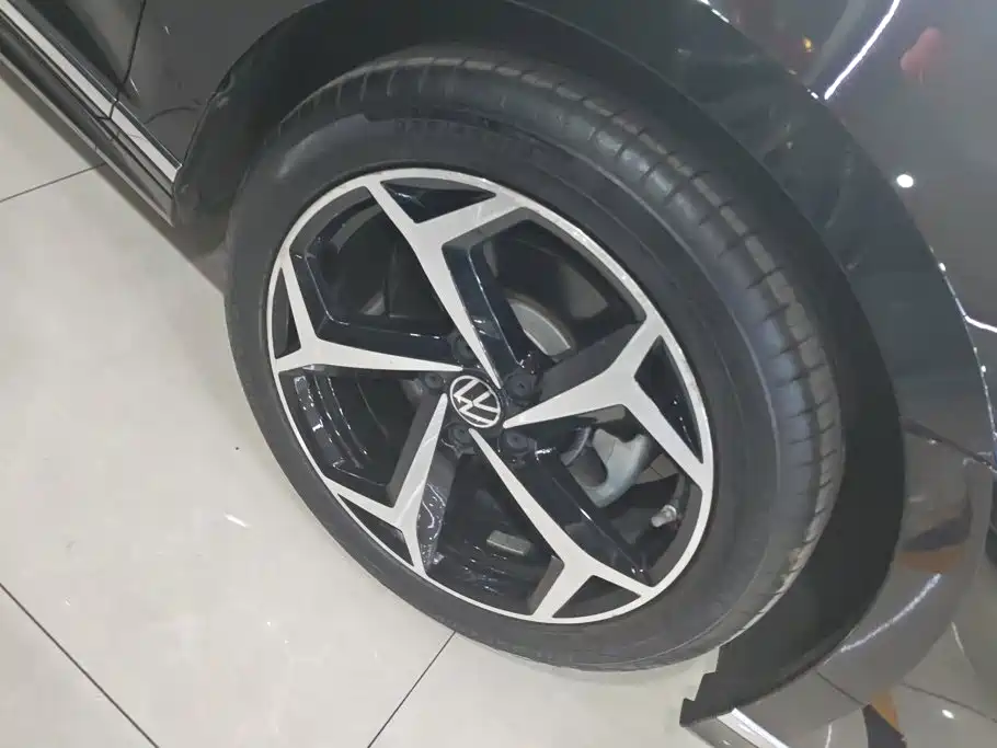 Volkswagen Magotan 2024