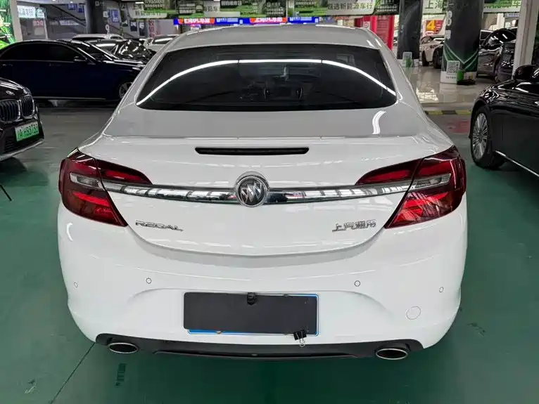Buick Regal 2016 — фото 10