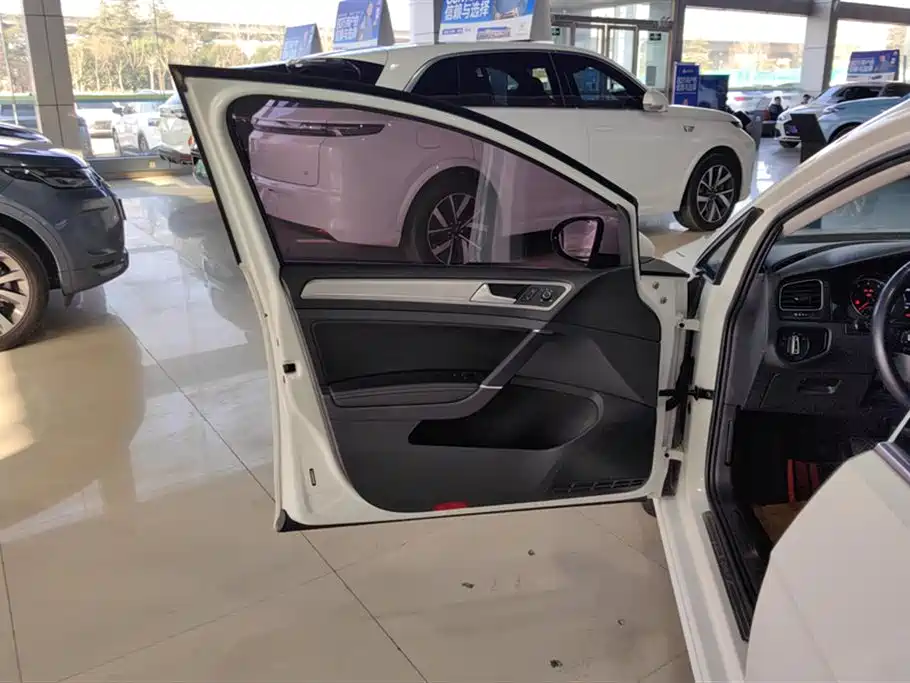 Volkswagen Golf 2020