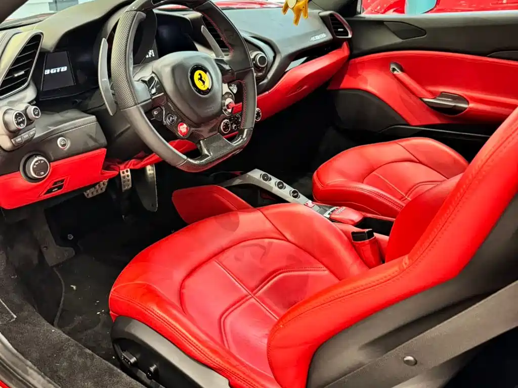 Ferrari 488 2018 — фото 10