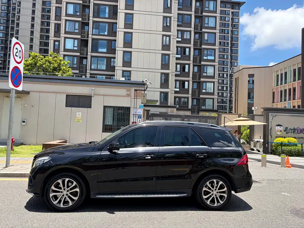 Mercedes-Benz GLE 2016