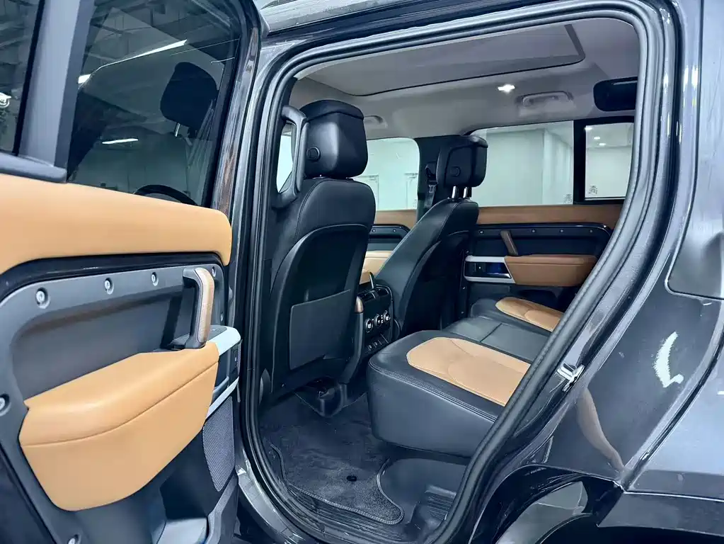 Land Rover Defender 2022 — фото 6